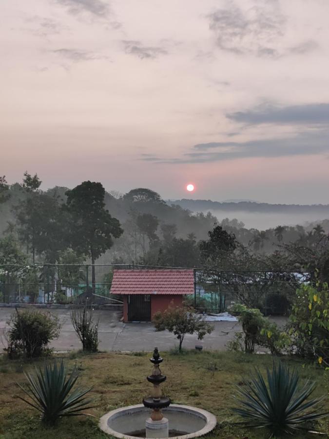 Robin Woods Homestay Sakleshpur Buitenkant foto
